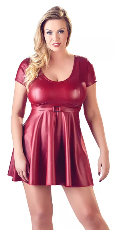 Vestido acampanado con de apariencia húmeda