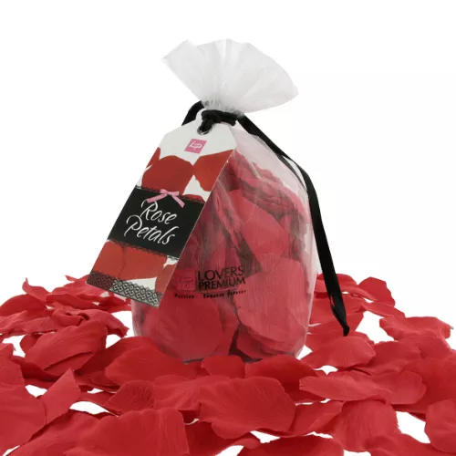 Pétalos de rosa rojos